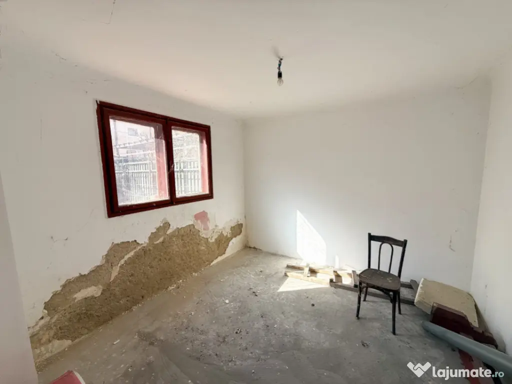 Casa cocheta, Vatra Luminoasa, AC mansardare+recompartimenta 