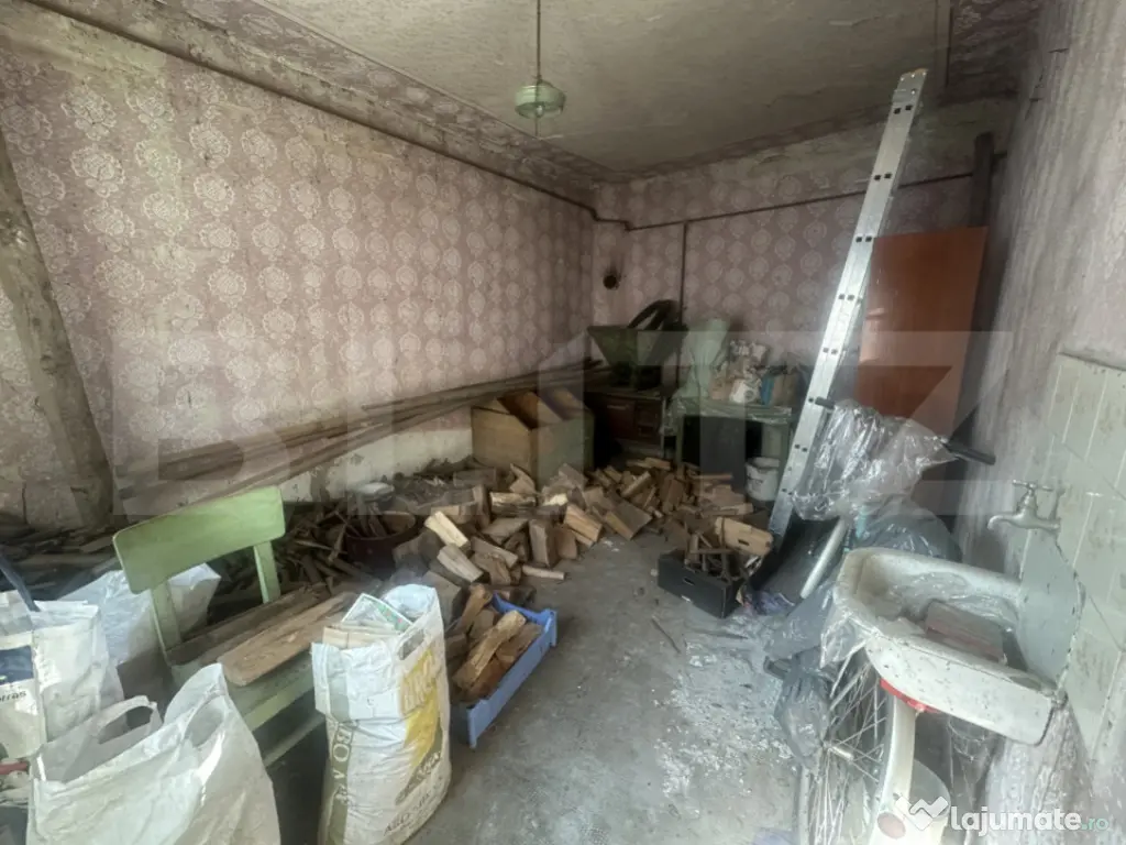 Casa de locuit, 252 mp cu 842 mp teren, Zona Titulescu 