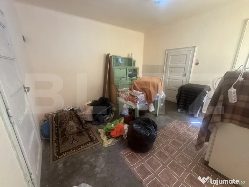 Casa de locuit, 252 mp cu 842 mp teren, Zona Titulescu 