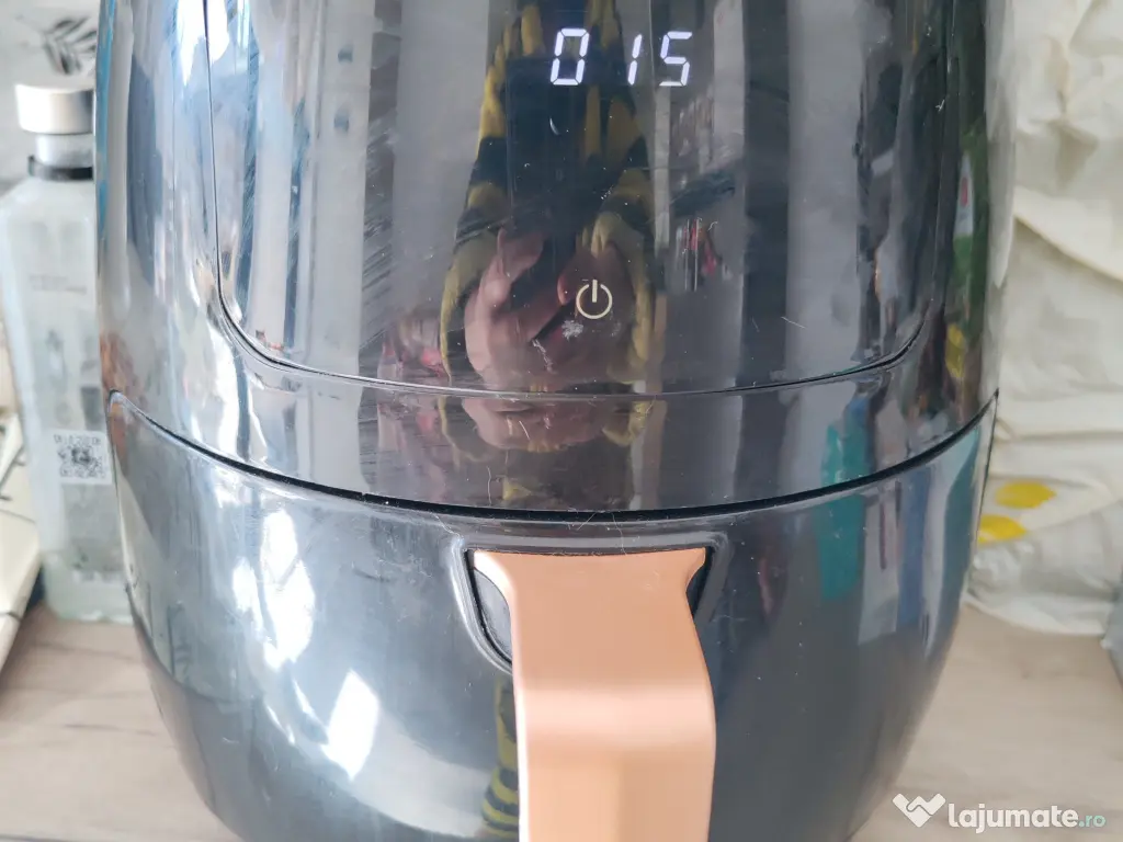 Friteuză cu aer cald (Airfryer) 