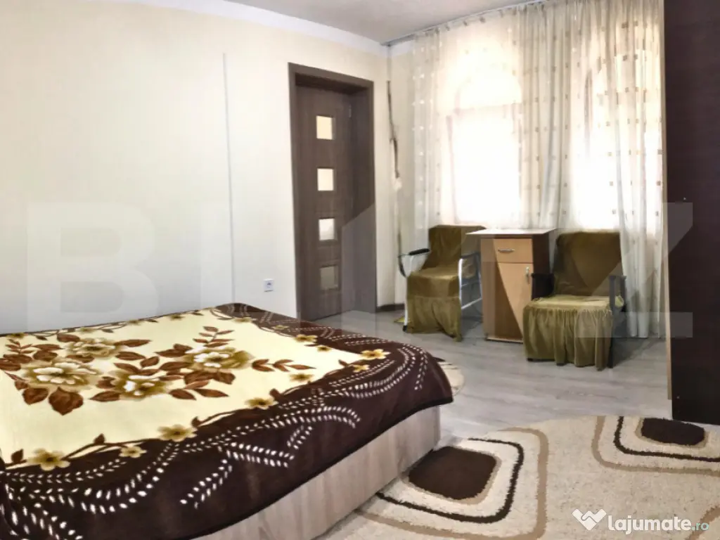 Casă Spațioasă cu 1.250 mp Teren, Mobilată și Utilată 