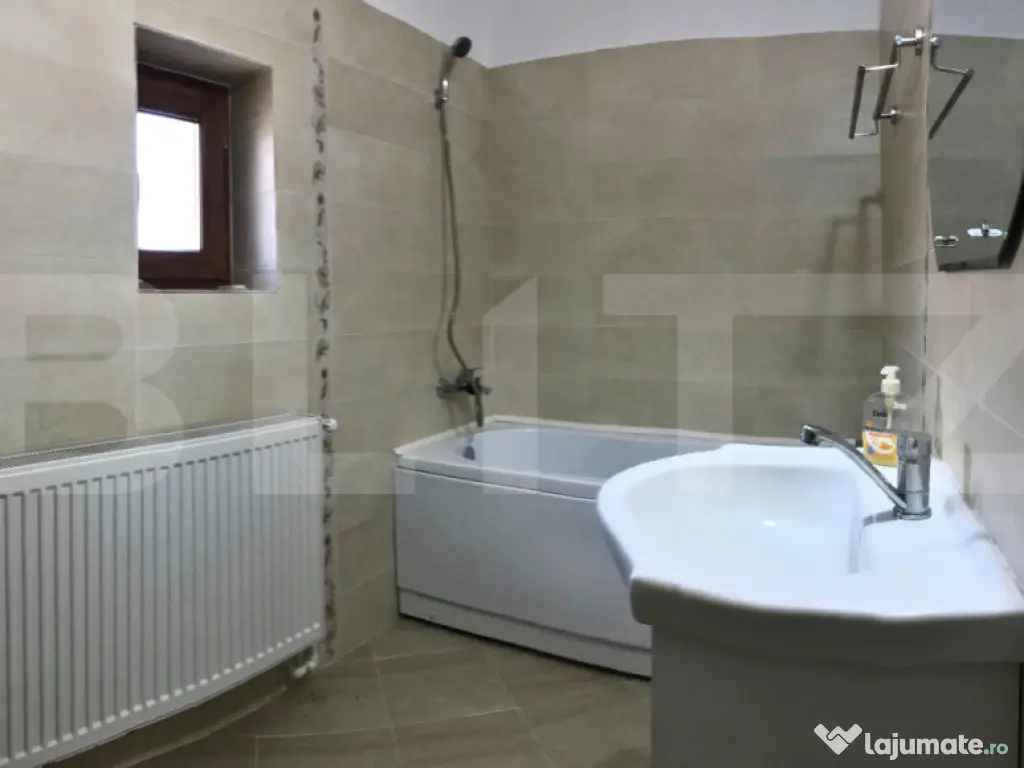 Casă Spațioasă cu 1.250 mp Teren, Mobilată și Utilată 