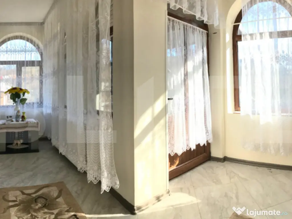 Casă Spațioasă cu 1.250 mp Teren, Mobilată și Utilată 