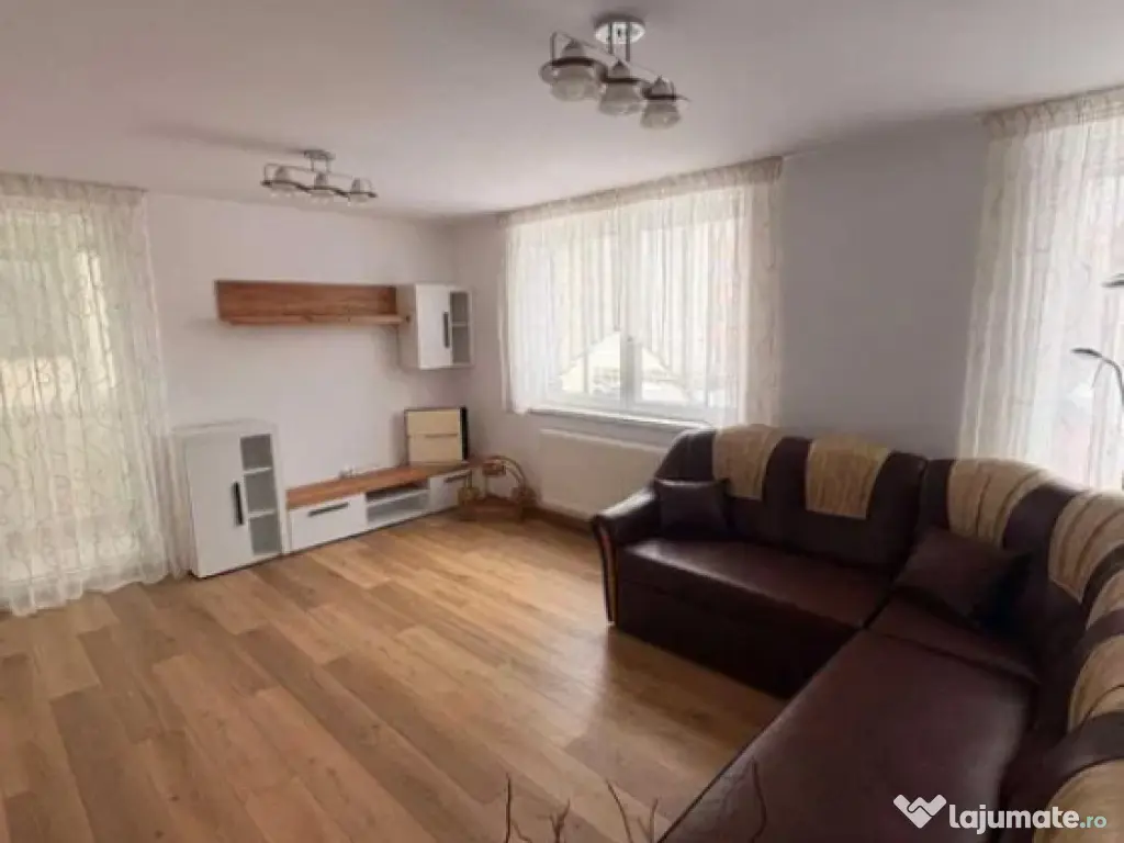 Apartament 2 camere, decomandat - zona Tractorul 