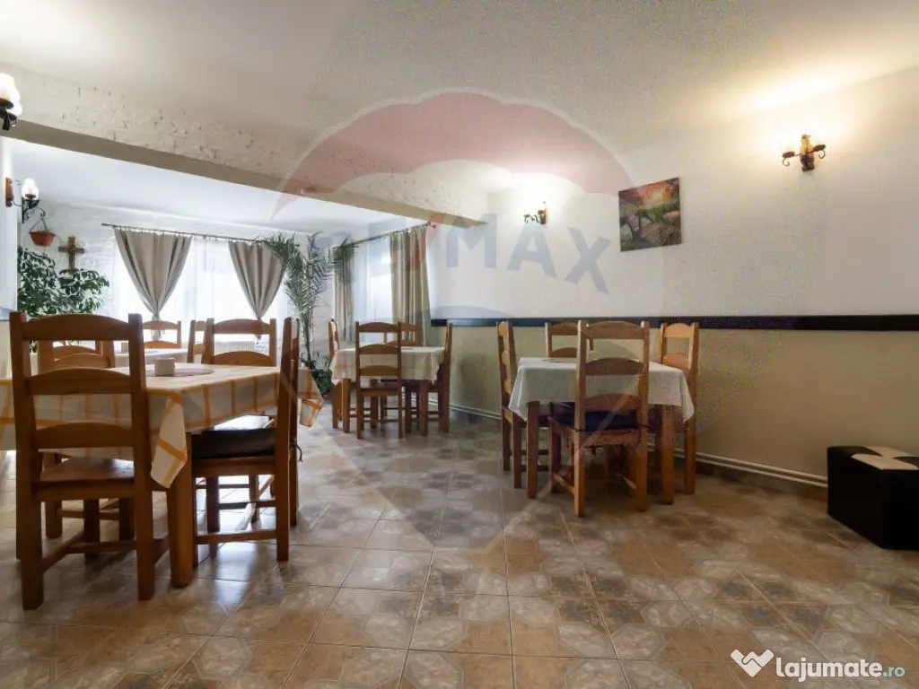 Oportunitate rară: Casă de vacanță sau Pensiune în P... 