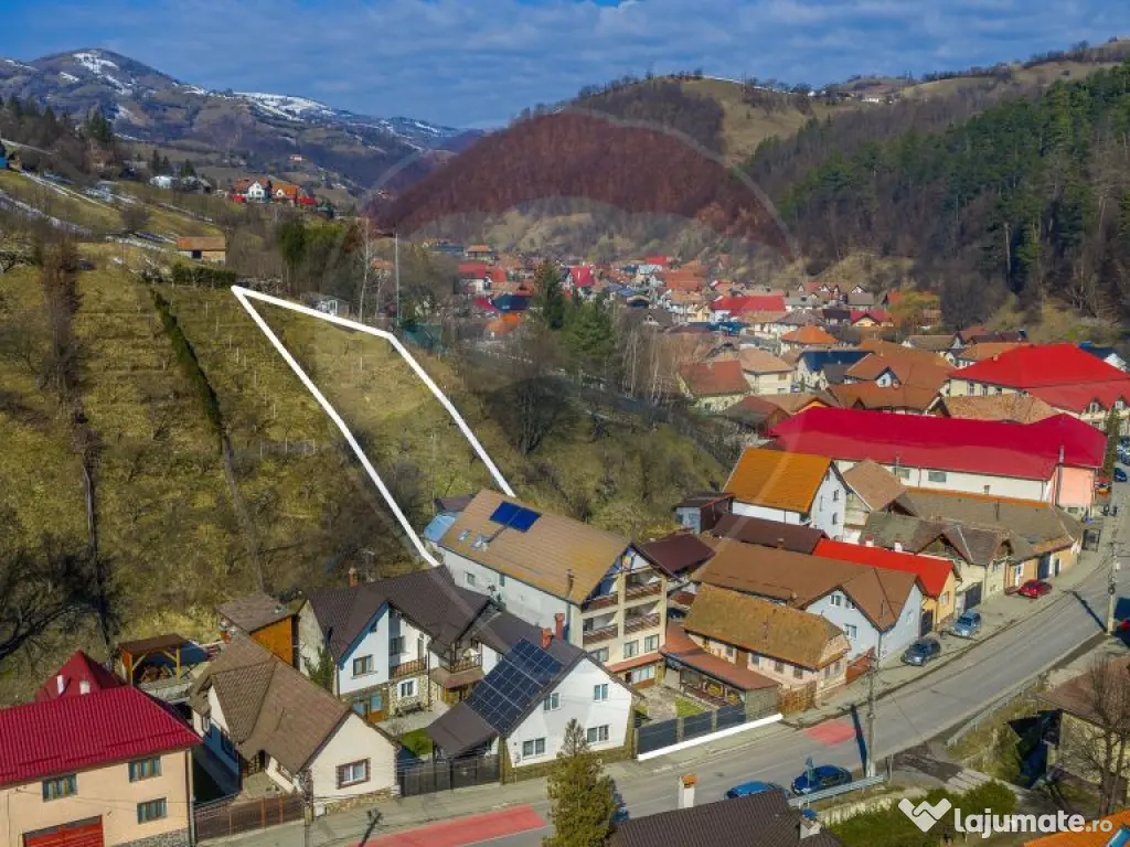 Oportunitate rară: Casă de vacanță sau Pensiune în P... 