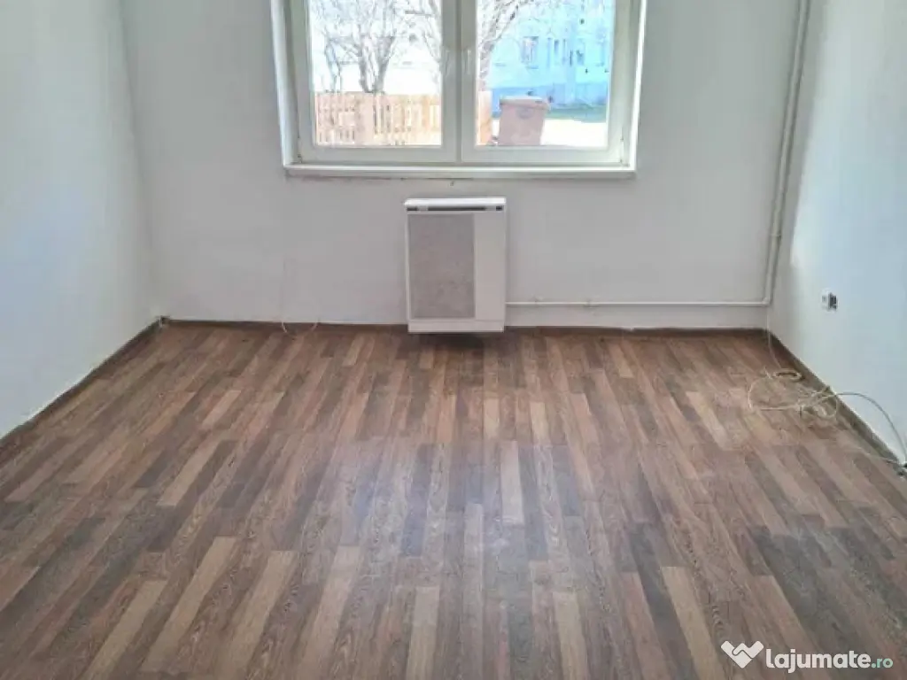 Garsoniera decomandata zona Promenada Mall