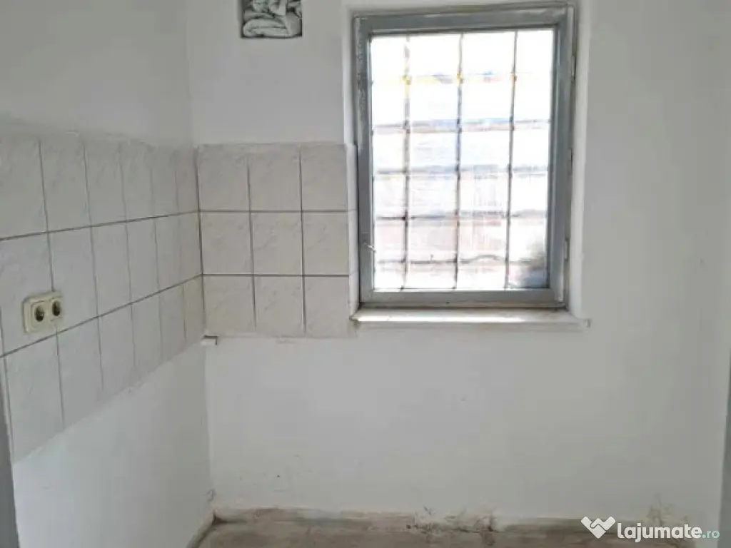 Garsoniera decomandata zona Promenada Mall