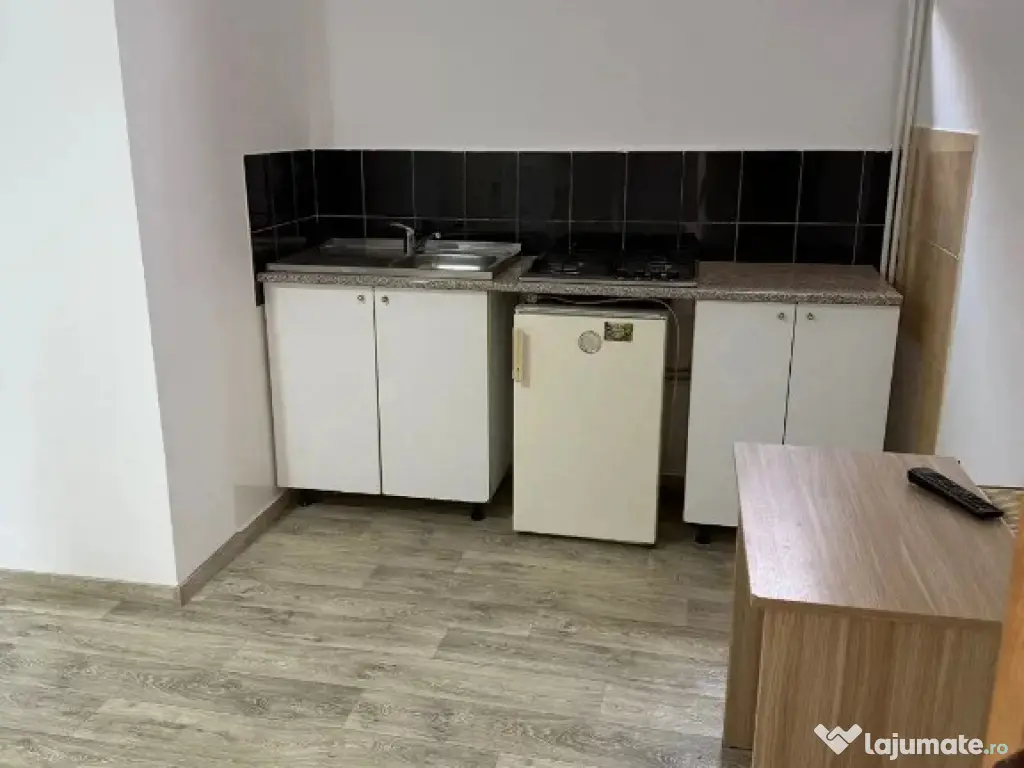 Aparatorii patriei garsoniera la vila 