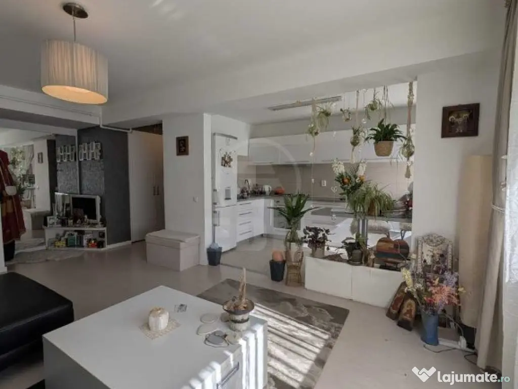 Apartament cochet parter 