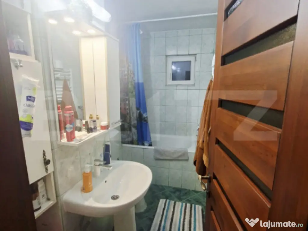 Apartament cu 3 camere de vânzare. 