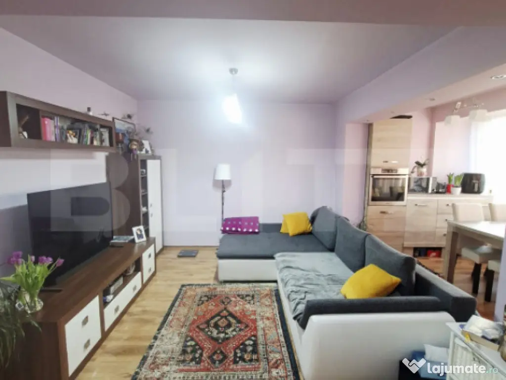 Apartament cu 3 camere de vânzare. 