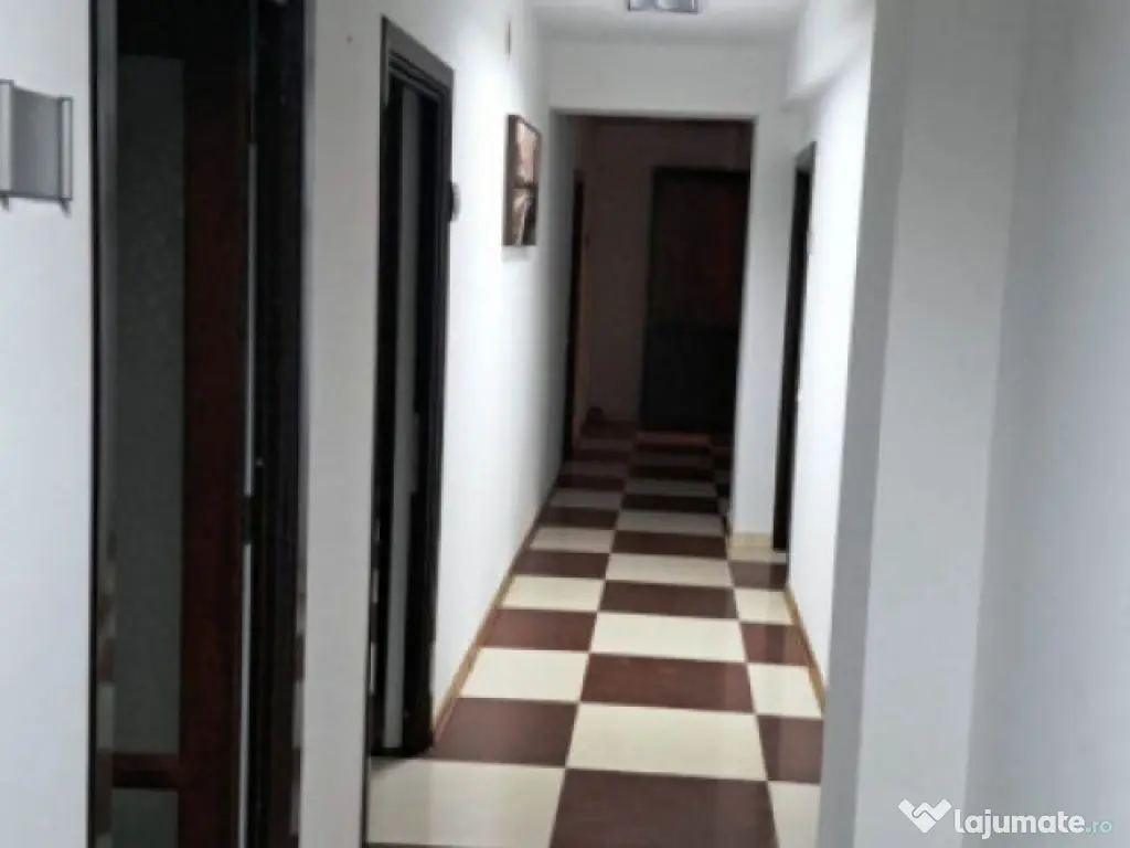 Podu de Fier - Spațiu comercial D+P+1+M 500 mp UTILI 