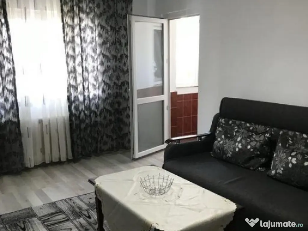 De vanzare apartament 2 camere, decomandat, etaj 3, mobilat 