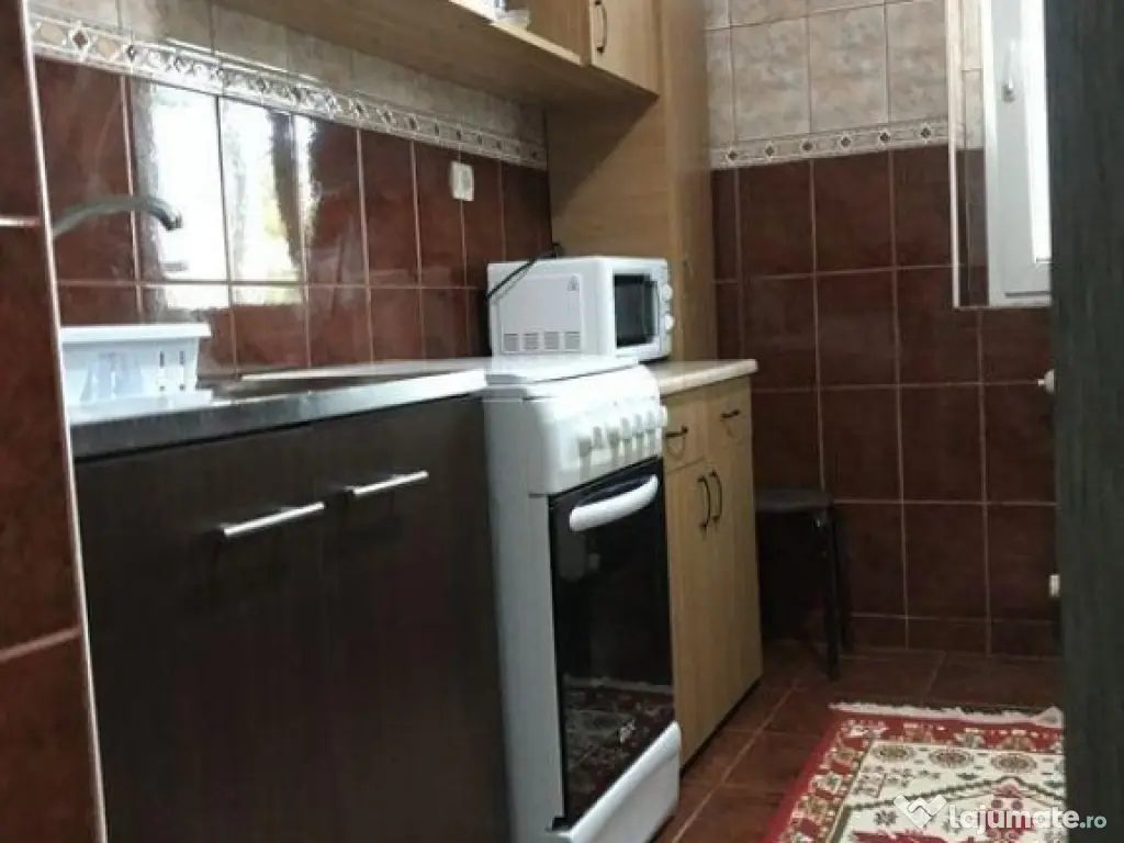 De vanzare apartament 2 camere, decomandat, etaj 3, mobilat 