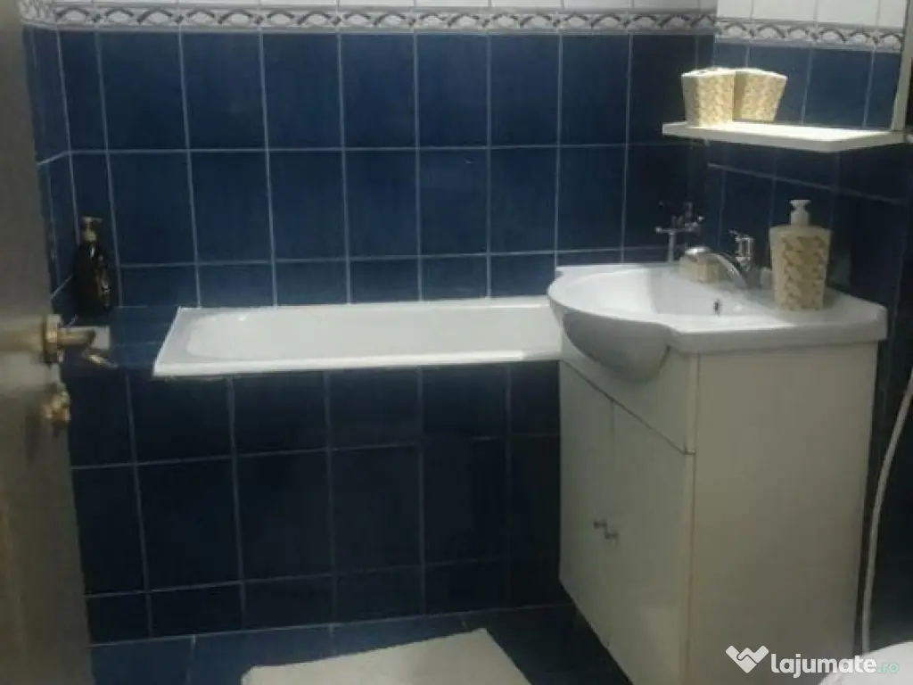 De vanzare apartament 2 camere, decomandat, etaj 3, mobilat 