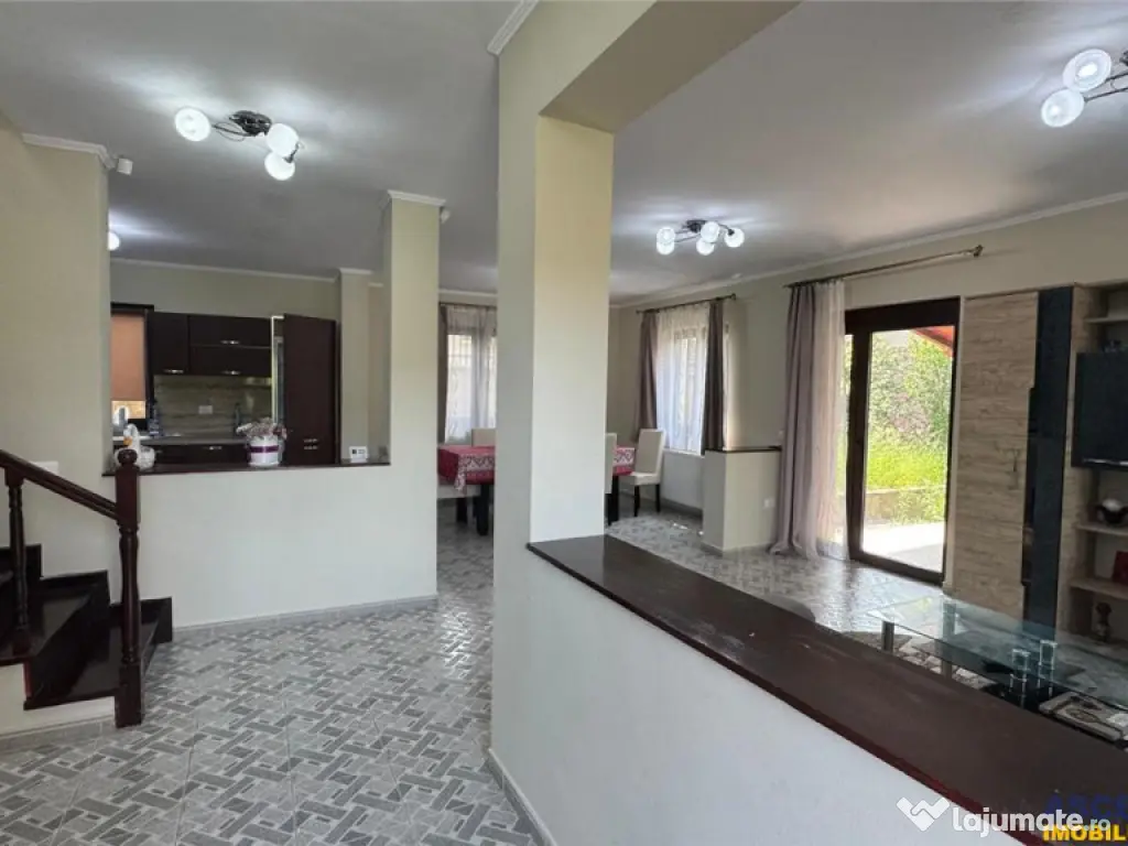 Casa rafinata,incantare peisagistica,garaj,securizare,Corunc 