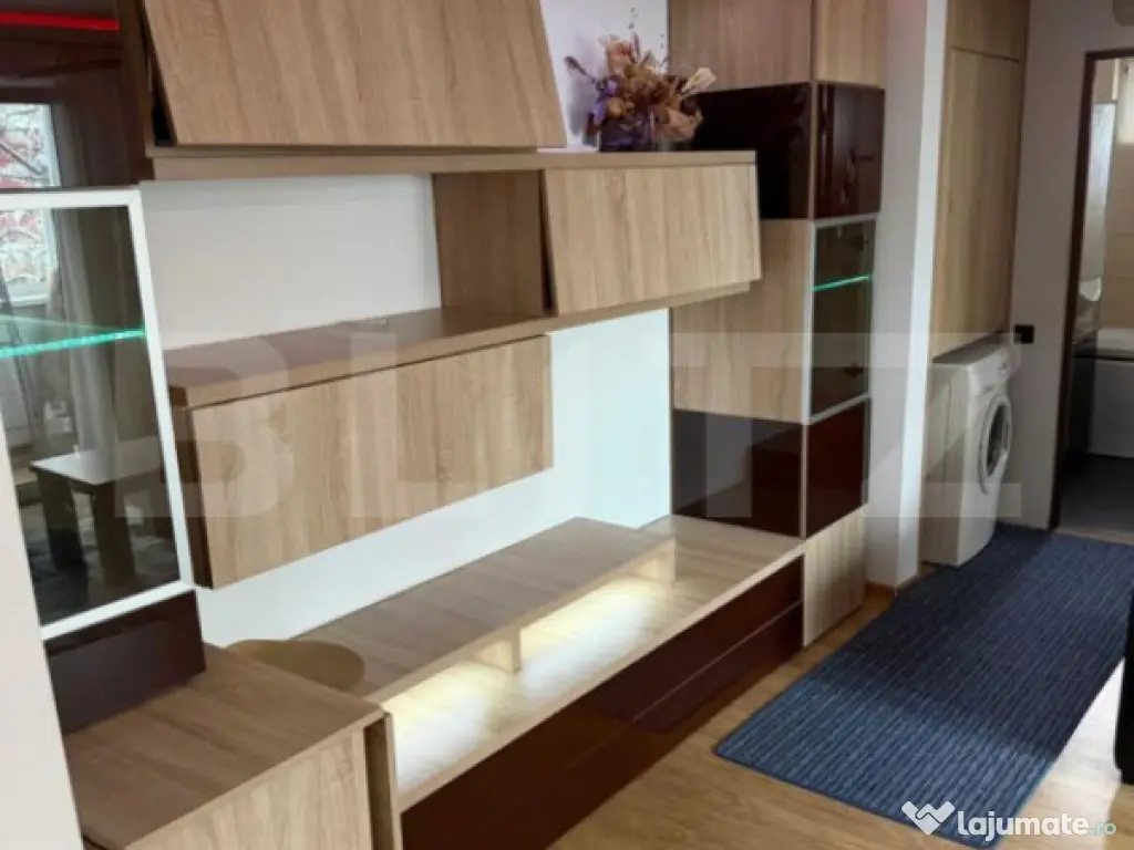 Închiriez apartament 3 camere – 66 mp, parcare 