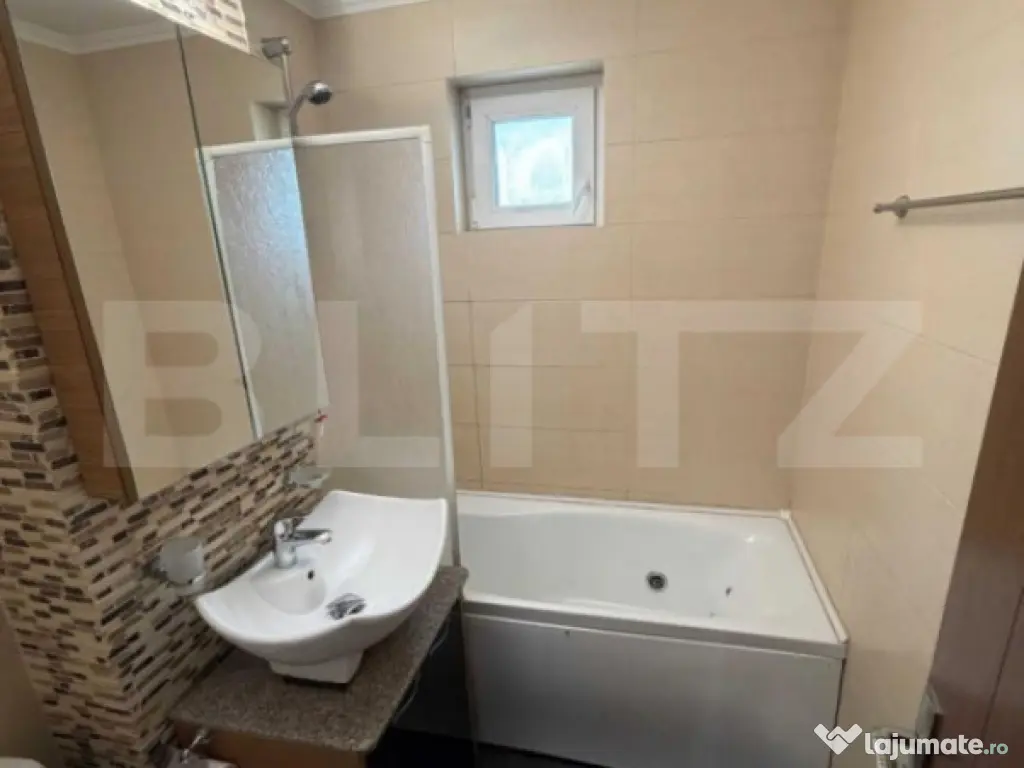 Închiriez apartament 3 camere – 66 mp, parcare 