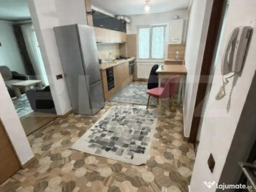 Închiriez apartament 3 camere – 66 mp, parcare 