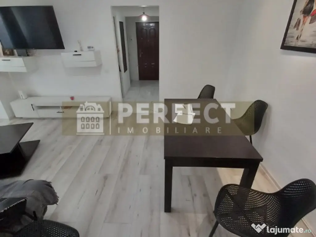 De INCHIRIAT! Ap.2 camere ULTRACENTRAL pret 400 euro/luna 