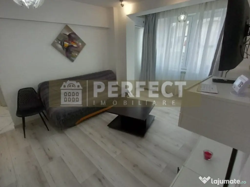 De INCHIRIAT! Ap.2 camere ULTRACENTRAL pret 400 euro/luna 