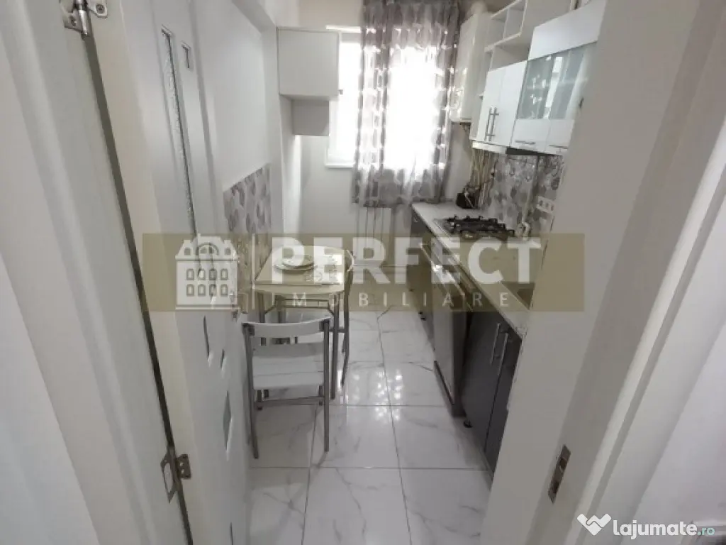 De INCHIRIAT! Ap.2 camere ULTRACENTRAL pret 400 euro/luna 