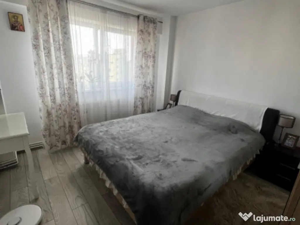 Apartament 3 camere de vanzare-Astra 