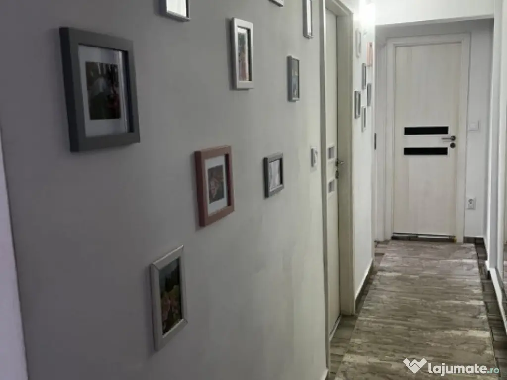 Apartament 3 camere de vanzare-Astra 