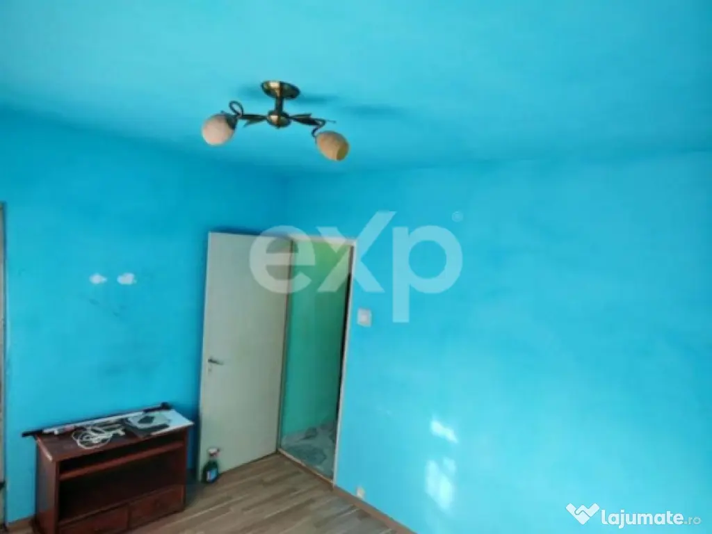 De vanzare apartament 4 camere decomandat,et. 3/4, Str. Elib 