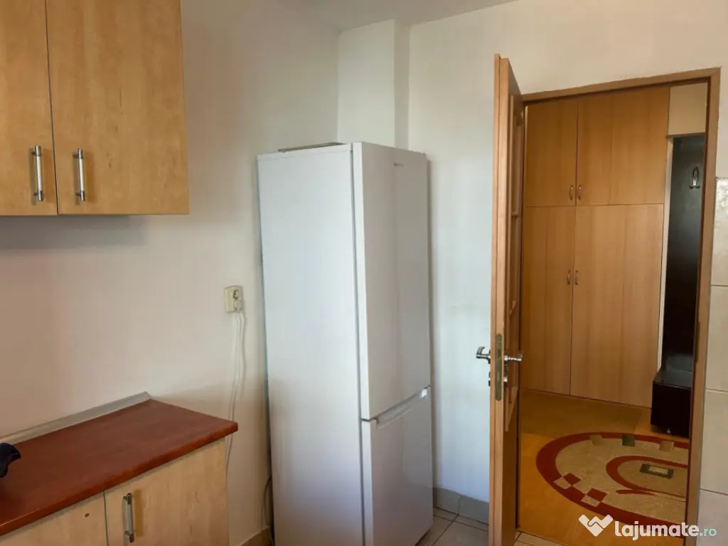 Chirie Apartament 3 camere 70 mp mobilat utilat loc de parca 