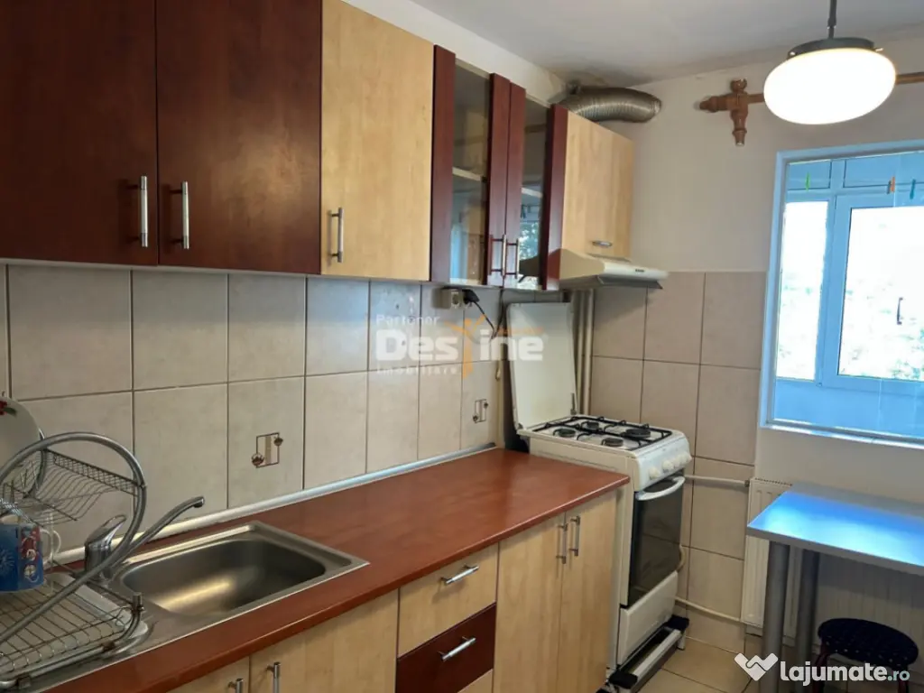 Chirie Apartament 3 camere 70 mp mobilat utilat loc de parca 