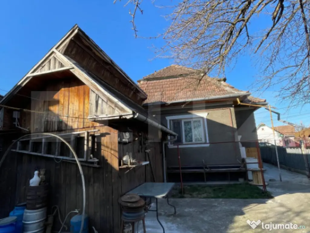 Casa 108 mp utili, 580 mp teren, 3 camere, Zona Sarat, Campi 