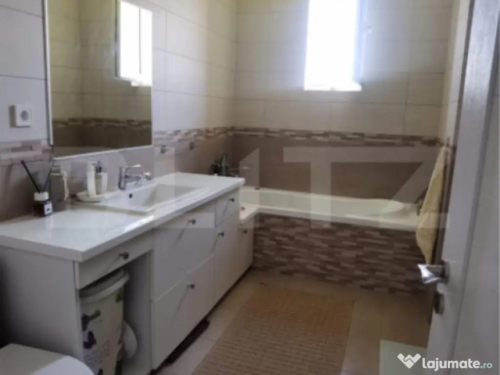 Apartament 3 camere, decomandat, 90 mp, zona Primarga 