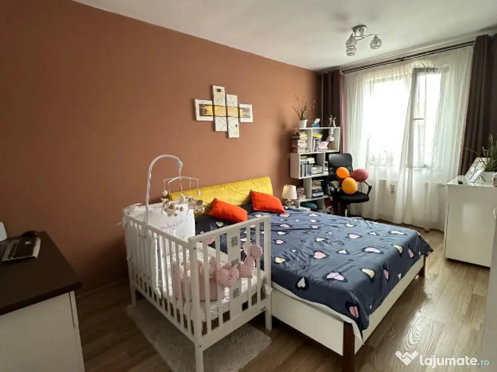 Apartament de 3 camere zona TRACTORUL,complex ISARAN,