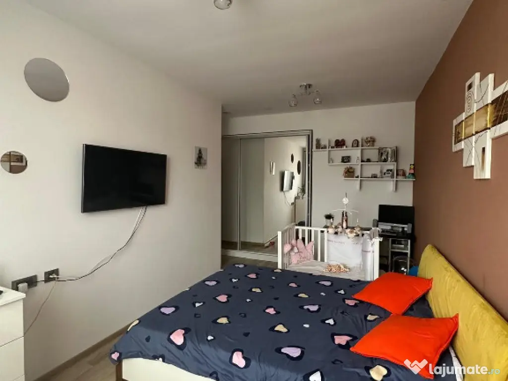 Apartament de 3 camere zona TRACTORUL,complex ISARAN,