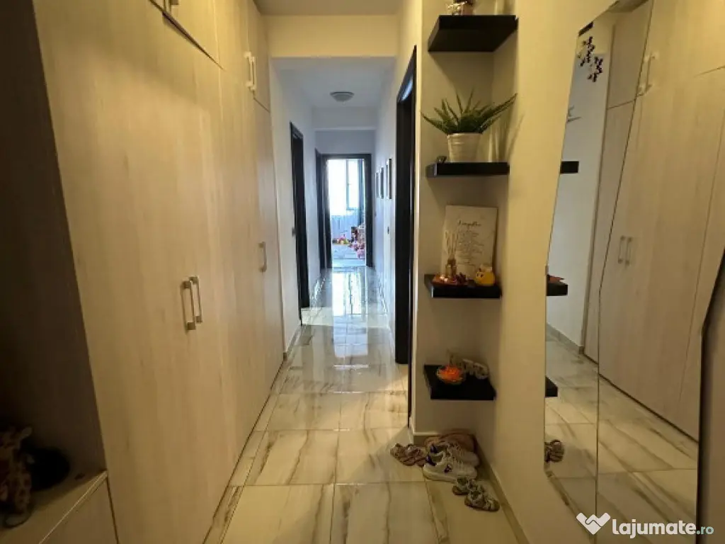 Apartament de 3 camere zona TRACTORUL,complex ISARAN,