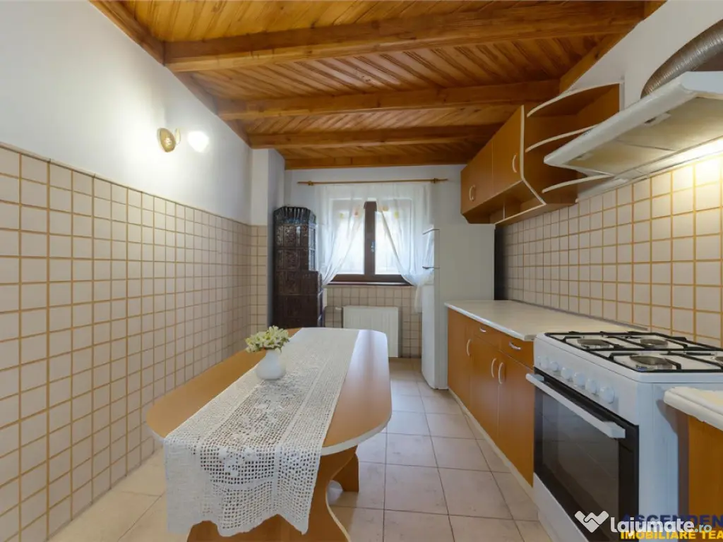 Tur LIVE!Casa cu arhitectura traditionala, curte spatioasa,f 