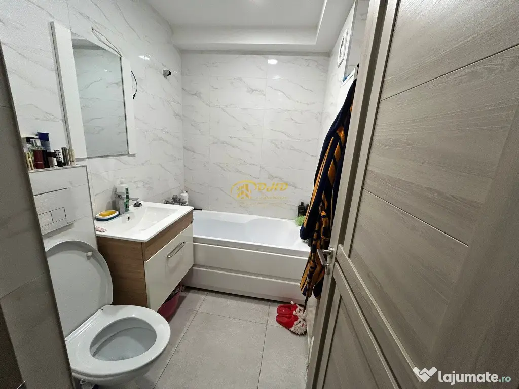 Apartament 3 camere - Podul de Piatră 