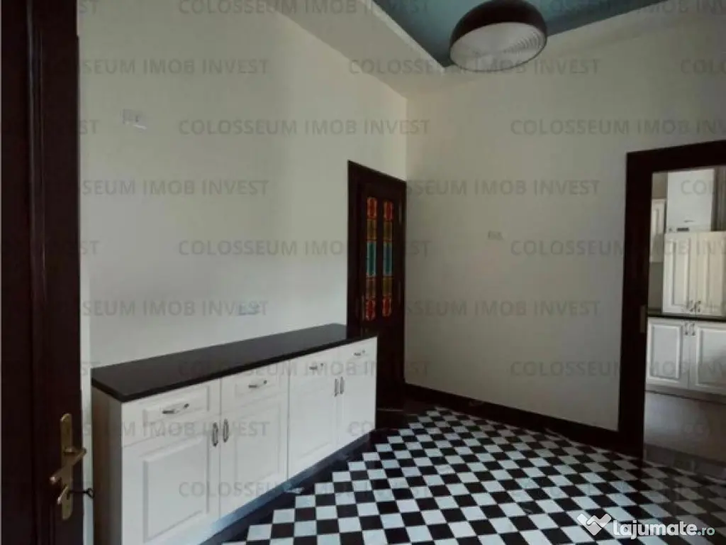 Apartament 3 camere, decomandat - zona Centru Civic 