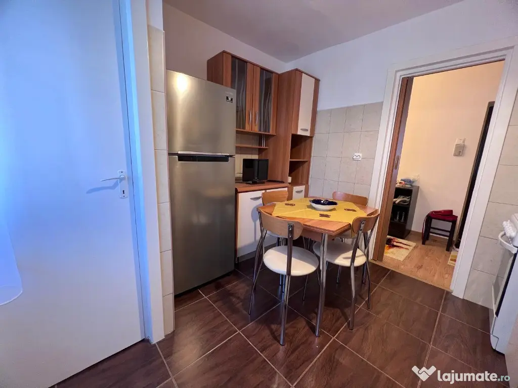 Apartament 3 camere,etaj 1,complet renovat,zona Scoala Andrei Saguna 