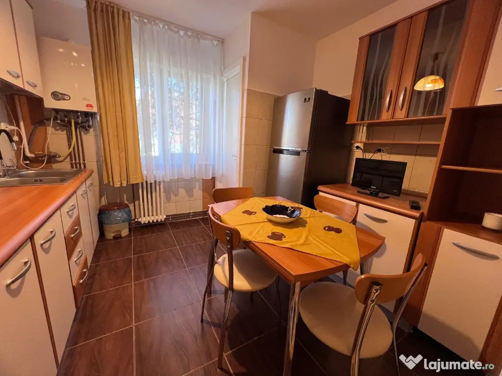 Apartament 3 camere,etaj 1,complet renovat,zona Scoala Andrei Saguna 