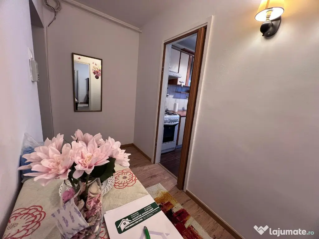 Apartament 3 camere,etaj 1,complet renovat,zona Scoala Andrei Saguna 