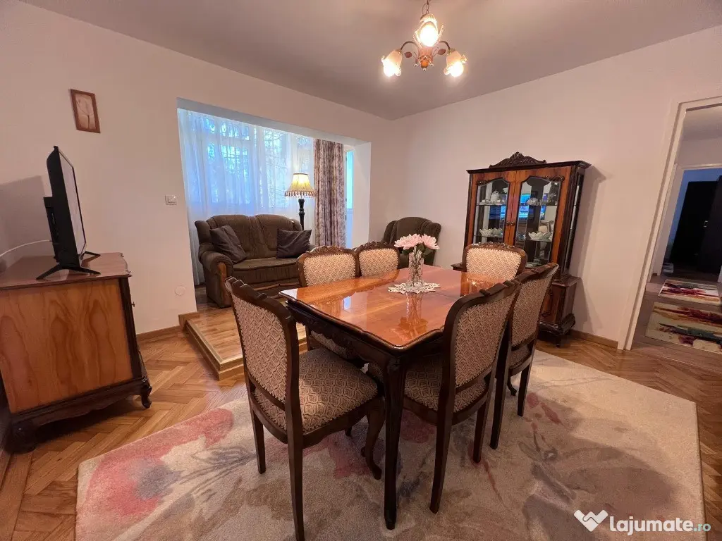 Apartament 3 camere,etaj 1,complet renovat,zona Scoala Andrei Saguna 