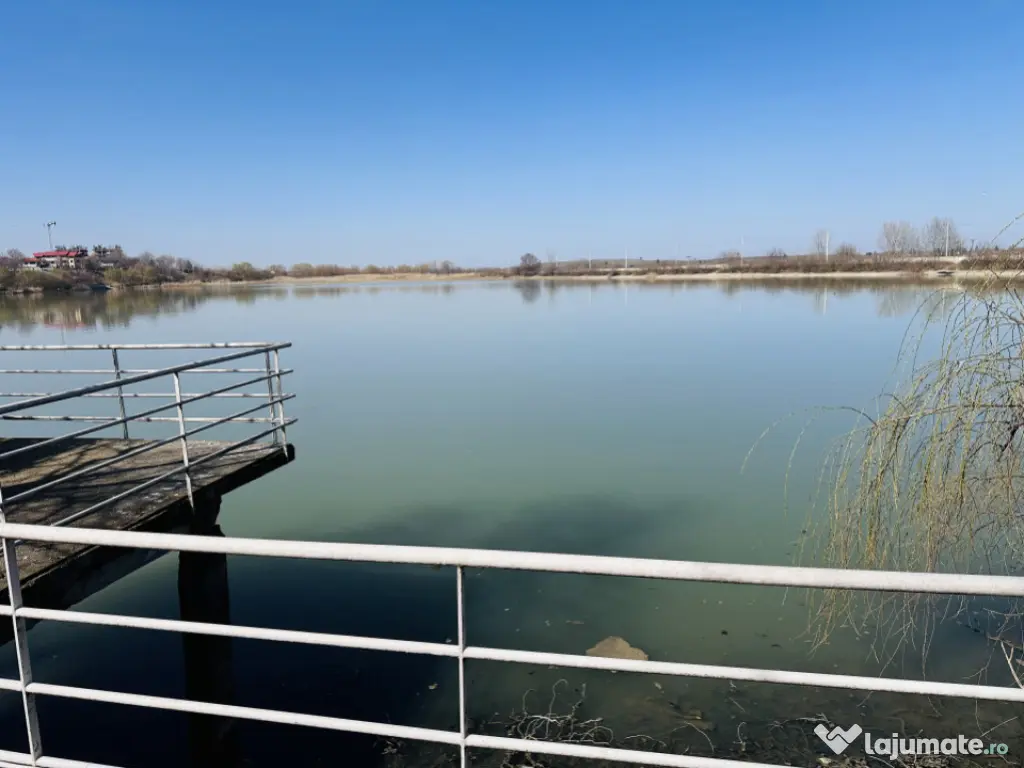 Domeniu splendid 2500 mp teren pe malul lacului Morii, vila 