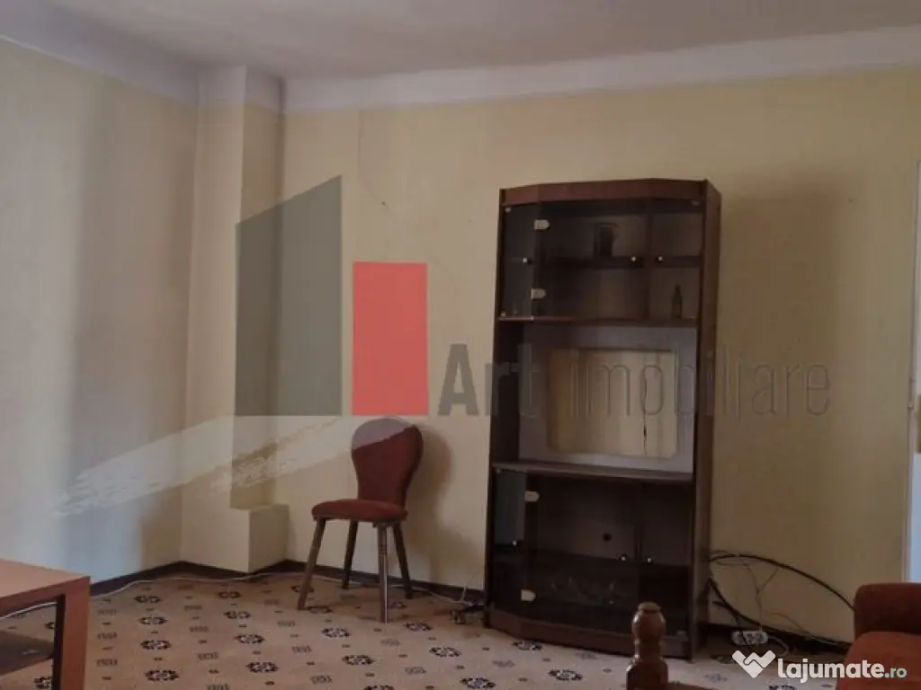 CASA DE VANZARE IN BUSTENI- POIANA TAPULUI 