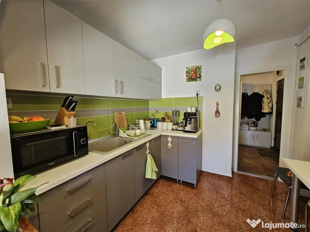 Apartament deosebit 3 camere decomandat zona Soarelui 