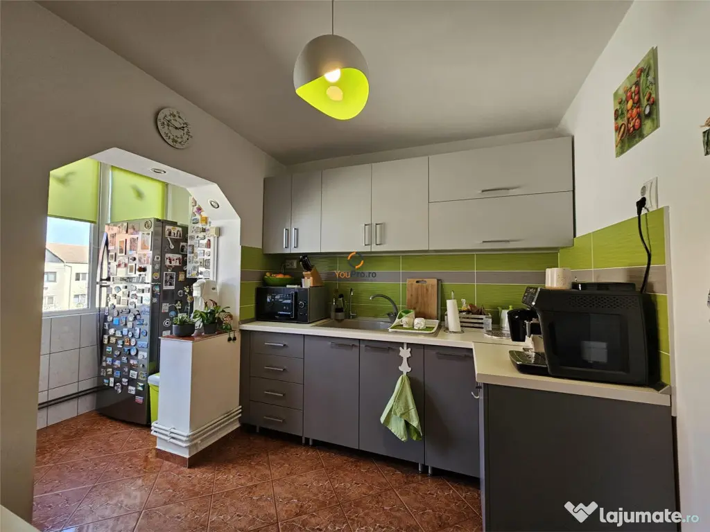 Apartament deosebit 3 camere decomandat zona Soarelui 