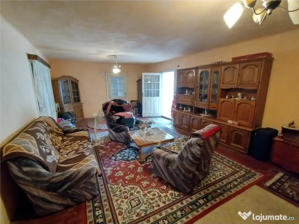 Rachitova, Casa 8 Incaperi, 3800mp Teren, Pret Negociabil 