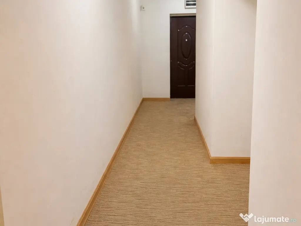 Apartament 3 camere de vânzare strada Moldovei zona școala George Coșbuc